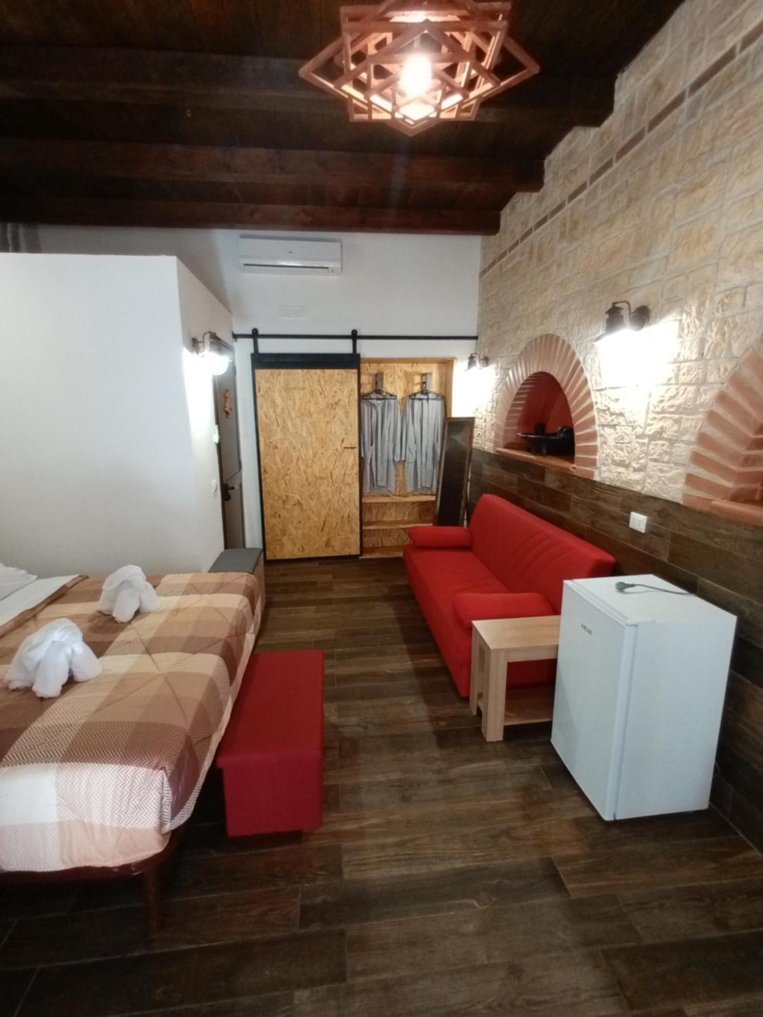 Big Mama Jungle Rooms Террачина Номер фото